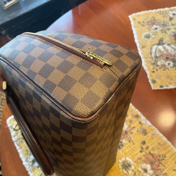 Louis Vuitton Damier Ebene Nolita - Picture 5 of 10